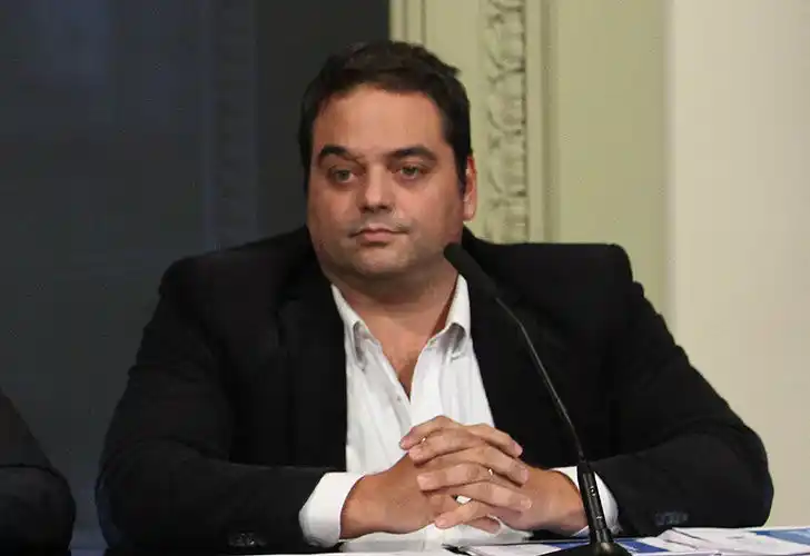 Triaca busca consensuar la reforma laboral con la CGT