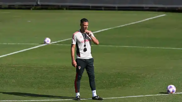 Demichelis arrancó con los trabajos para reemplazar a Lanzini