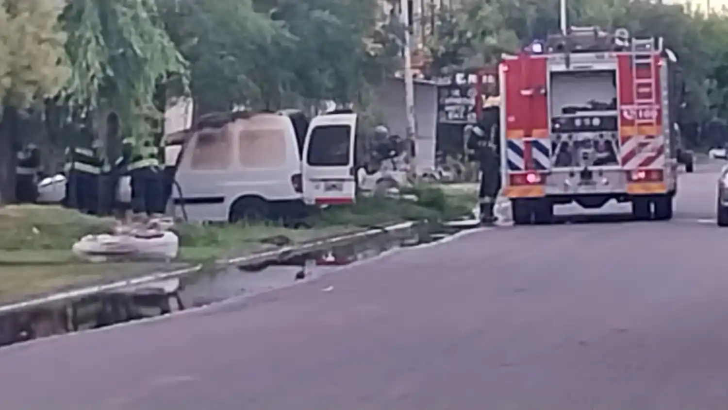 Los voluntarios trabajaron en la zona del siniestro.