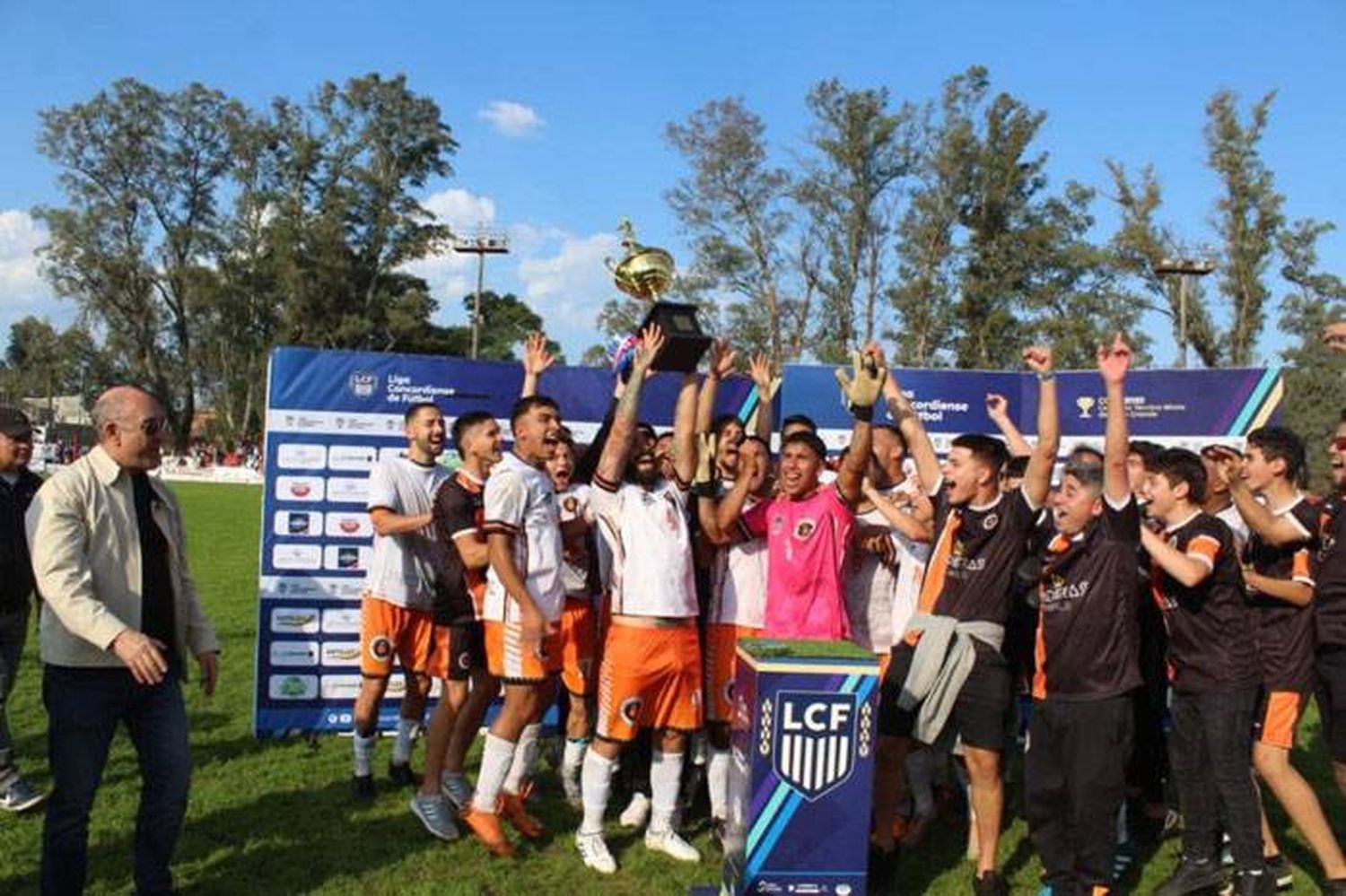 Todos los campeones de la Liga Concordiense de Fútbol en un año inolvidable