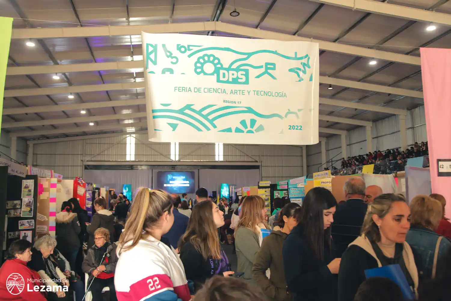 En un polideportivo colmado de público y proyectos, Lezama fue sede de la Feria Regional de Educación