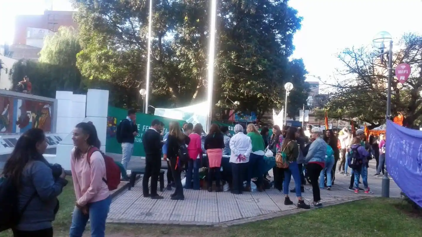 Se realizó un nuevo pañuelazo verde a favor del aborto legal en Santa Fe