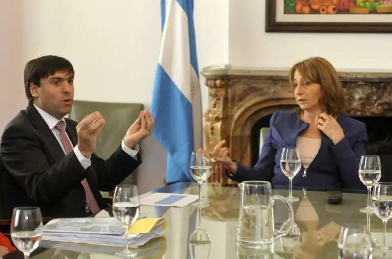 Bossio y Gils Carbó firmaron convenio para prevenir fraudes en la Seguridad Social