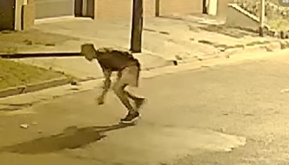 [VIDEO] Aparecieron las imágenes del robo en la casa de Juan Rolla: "Ya lo descubrí, fue Messi"