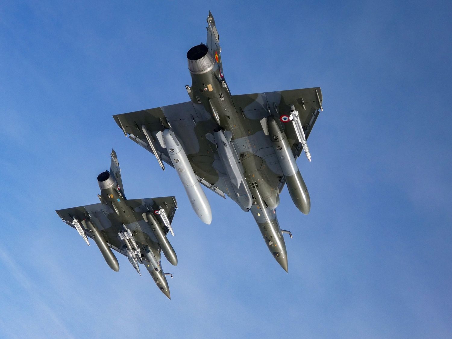 Francia declara operativa su flota de 50 cazabombarderos Mirage 2000D RMV tras su modernización de media vida