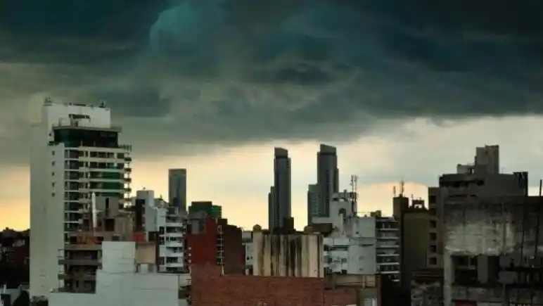Rosario: hay alerta por tormentas fuertes