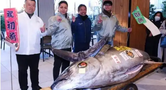 Un atún rojo se vendió en más de un millón de dólares en una subasta