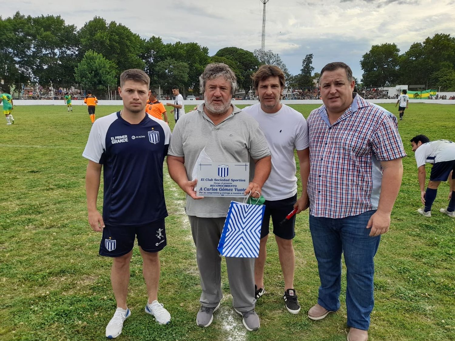 Fútbol local:Sportiva y Urquiza no pudieron sacarse ventajas