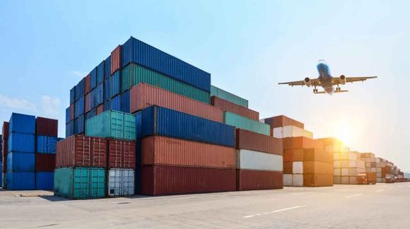 Superávit comercial en marzo: más importaciones, menos exportaciones y un saldo que se achica