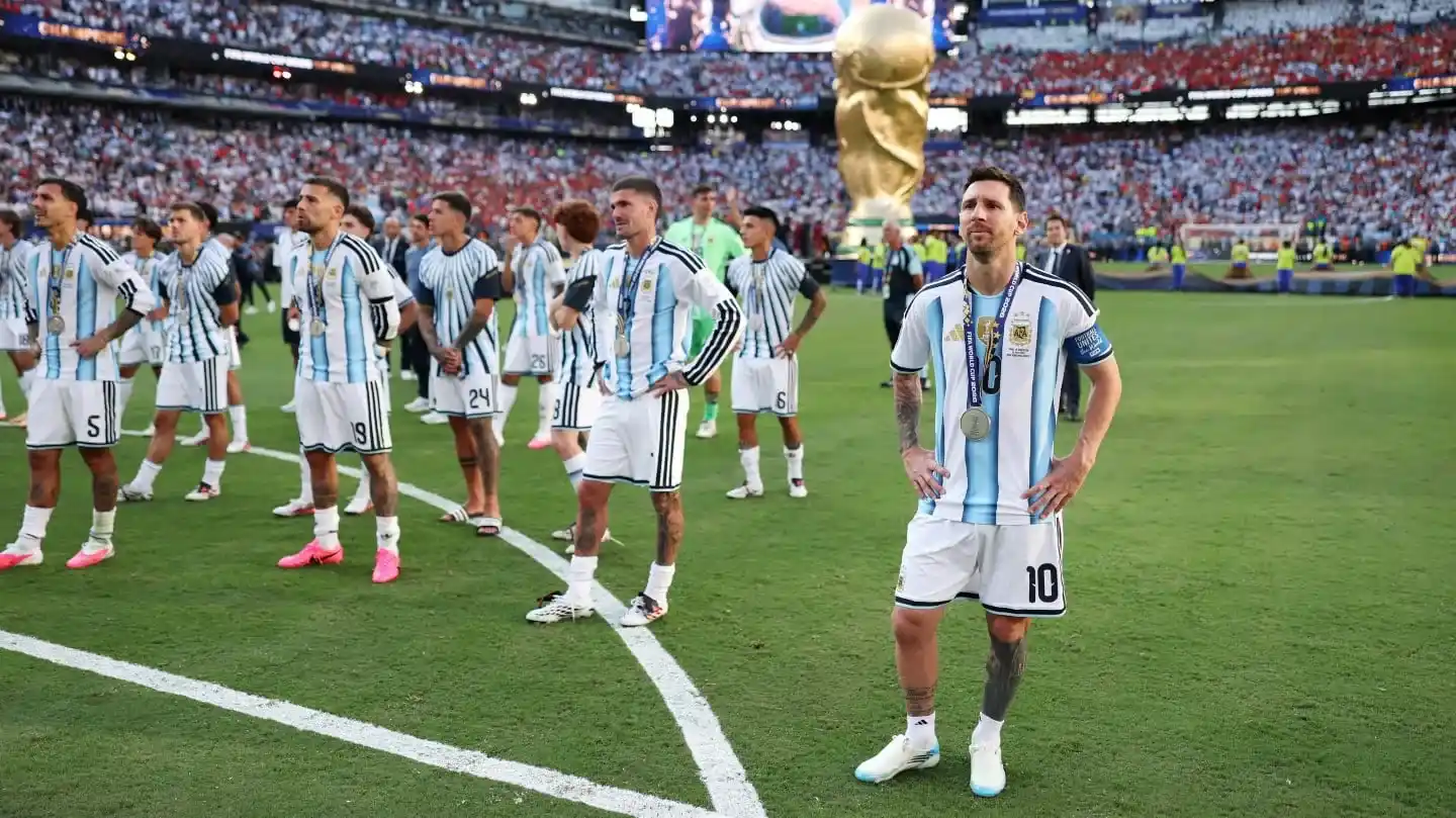 Los jugadores argentinos luego de la derrota frente a España.