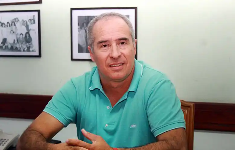 “No hay que alejarse de la política”