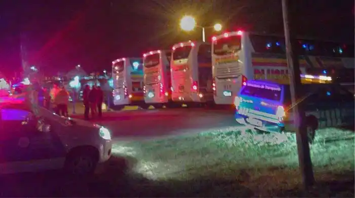 Demoraron a choferes que manejaban drogados: Llevaban chicos a Bariloche 