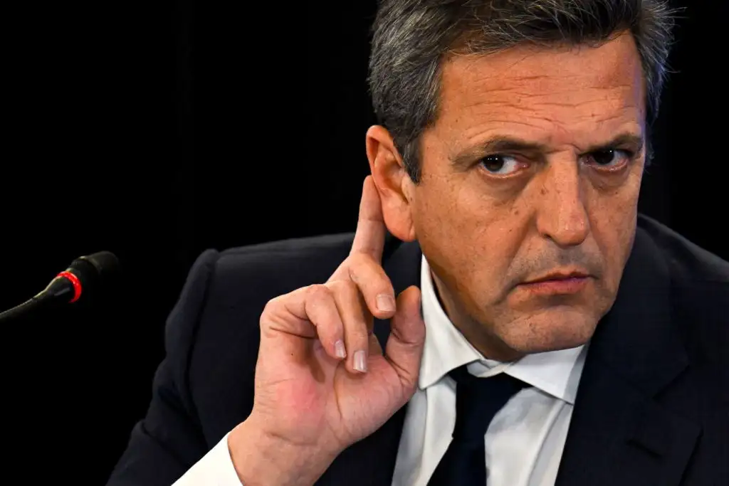 Sergio Massa, mantuvo su perfil ante las críticas sobre la deuda en pesos.