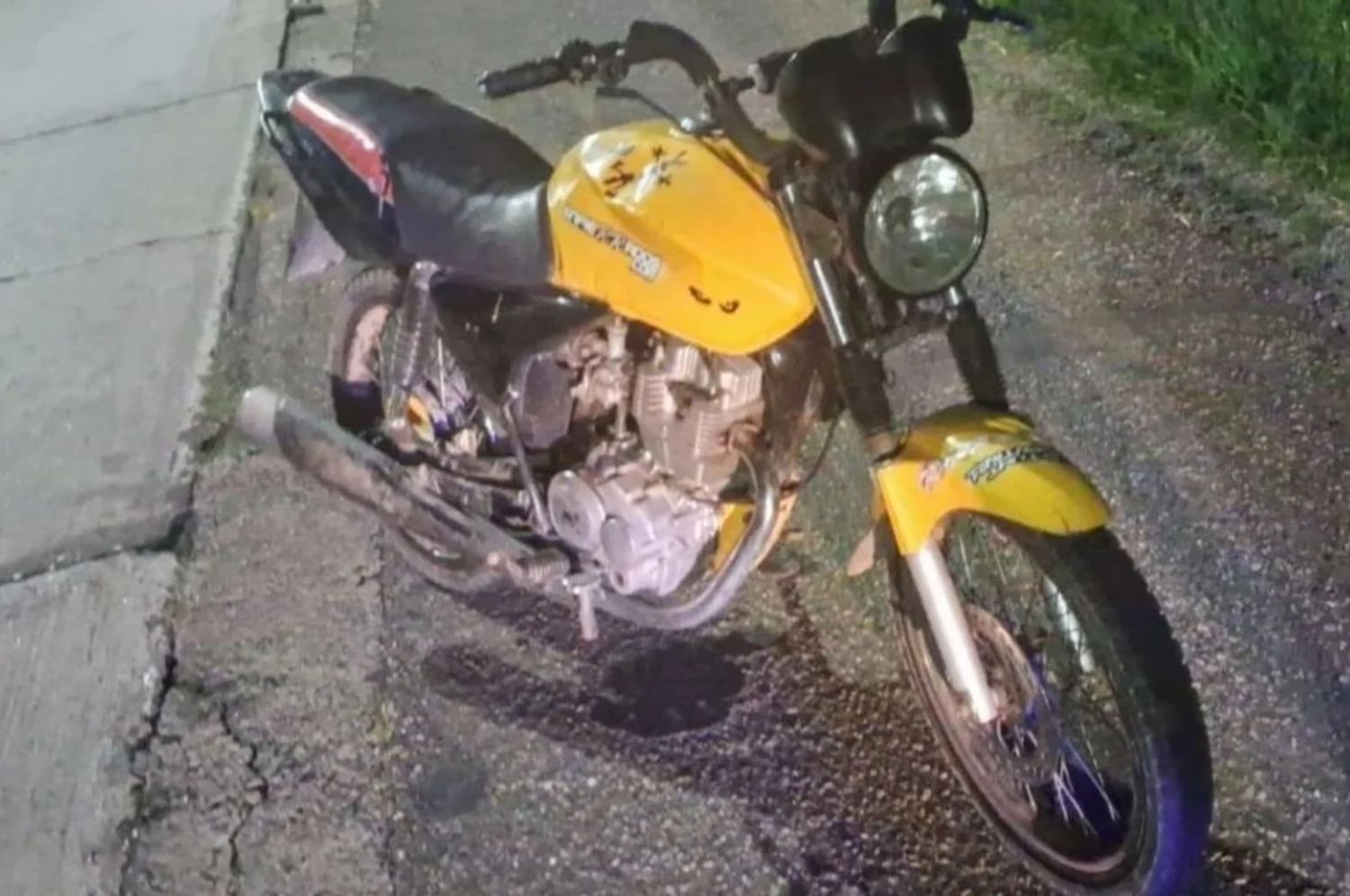 Negligencia absoluta: una bebé perdió una pierna tras enredarse su manta en la rueda de una moto