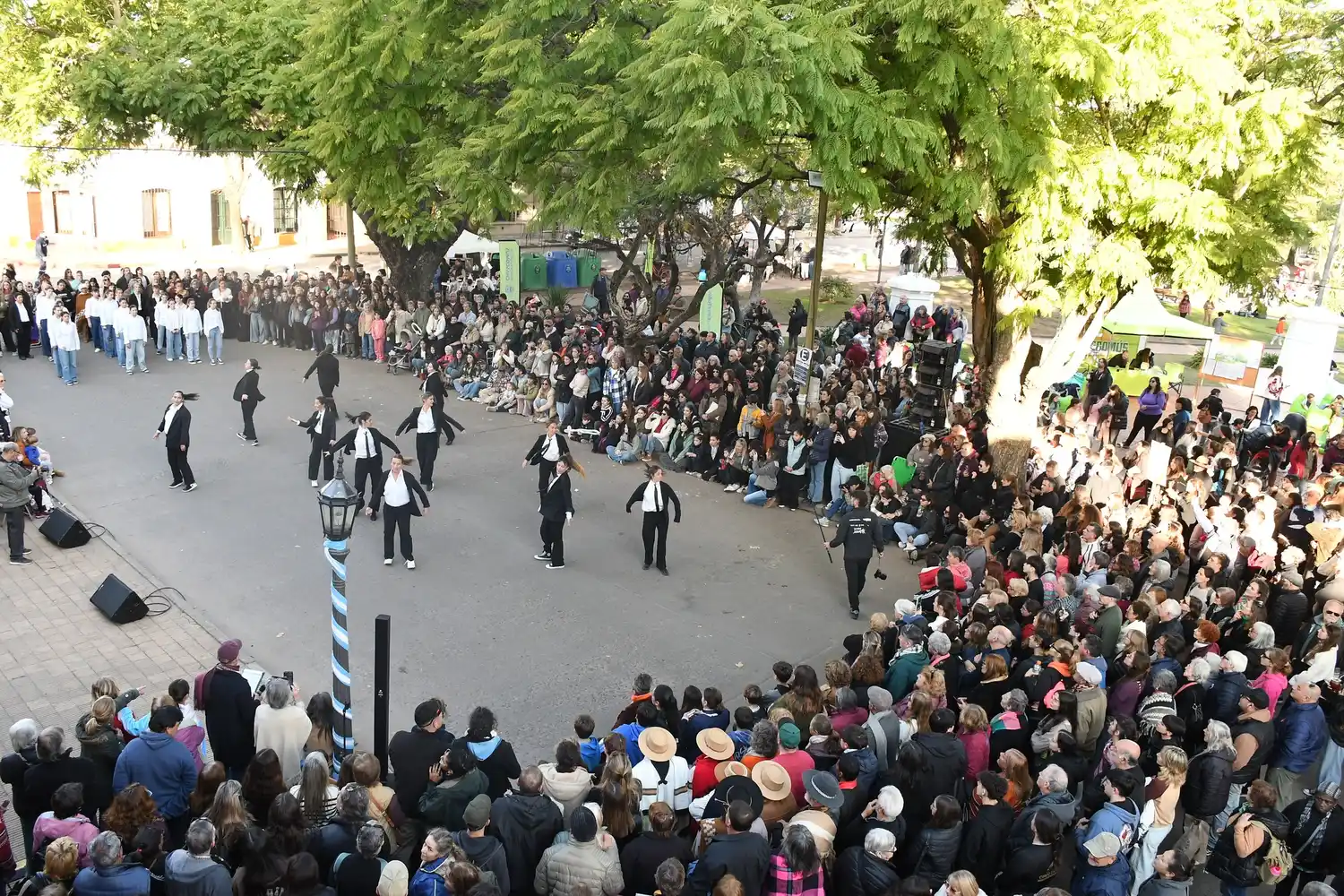 Chascomús celebró sus 247 años con una histórica y multitudinaria fiesta en la Plaza Independencia