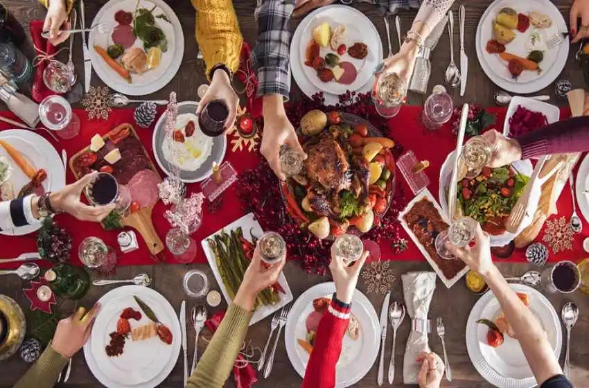 Con los tíos, los primos y la abuela: habilitan encuentros de hasta 15 personas para las fiestas