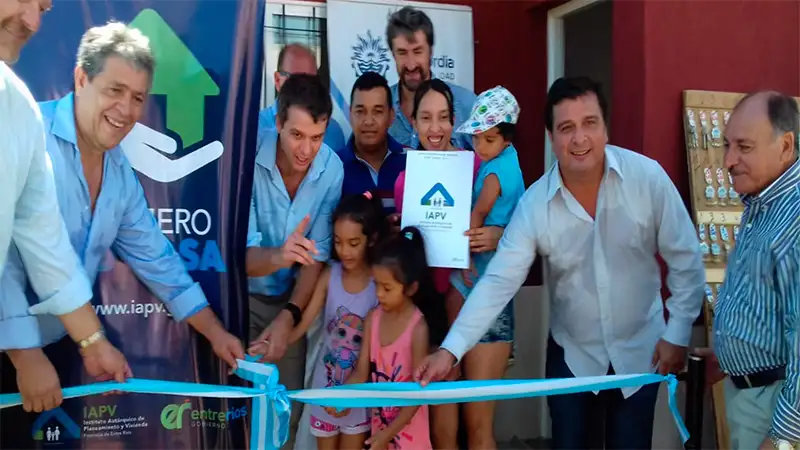 Entregaron 148 viviendas a familias de Concordia