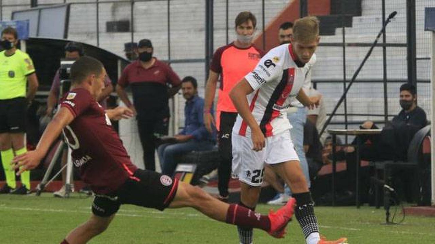 Patronato igualó 1 a 1 frente a Lanús, en la vuelta de Iván Delfino como entrenador