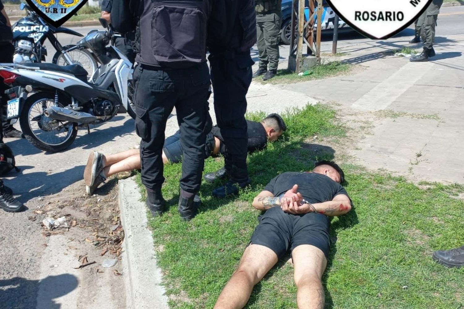 Detuvieron a dos motochorros en zona norte tras derrapar y caer al suelo durante una persecución policial