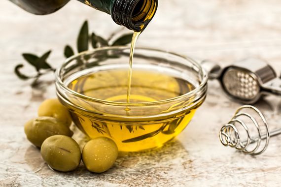 Se prohibió la venta de tres marcas de aceite de oliva y una de azúcar