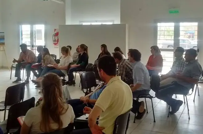 SAN CAYETANO: Capacitaron a referentes del Plan Hábitat