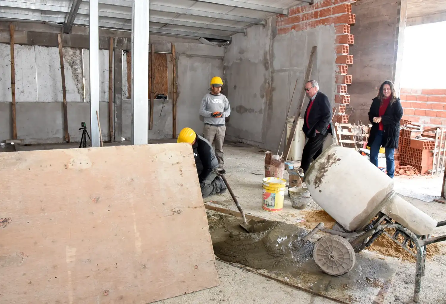Lunghi recorrió la obra de los consultorios externos.