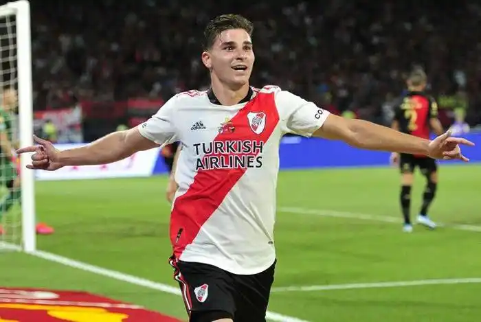 River Plate venderá a Julián  Álvarez al Manchester City   por más de 27 millones de dólares