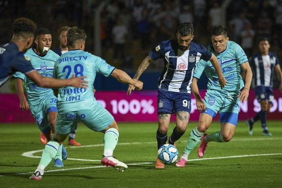 En San Luis, Talleres sacó pasaje para la definición