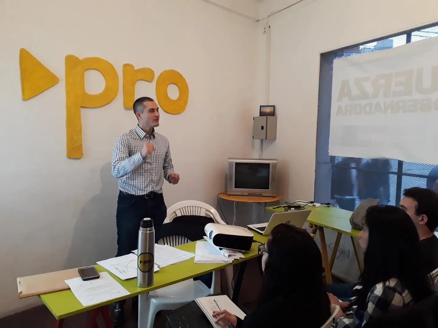 Más enojos oficialistas: Concejal Pro de La Matanza llamó "estúpidos" e "ignorantes" a los votantes del Frente de Todos