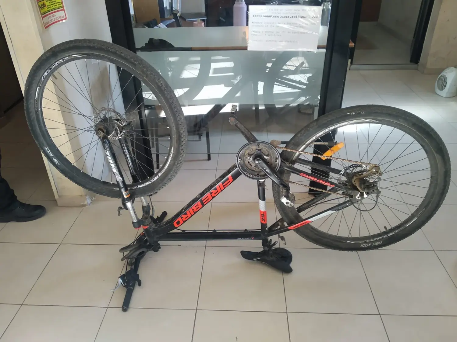 Robaron una bicicleta cerca de un establecimiento educativo, pero la recuperaron gracias a las cámaras de monitoreo