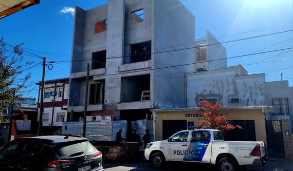Un trabajador falleció al caer del tercer piso en una obra en construcción en Tandil