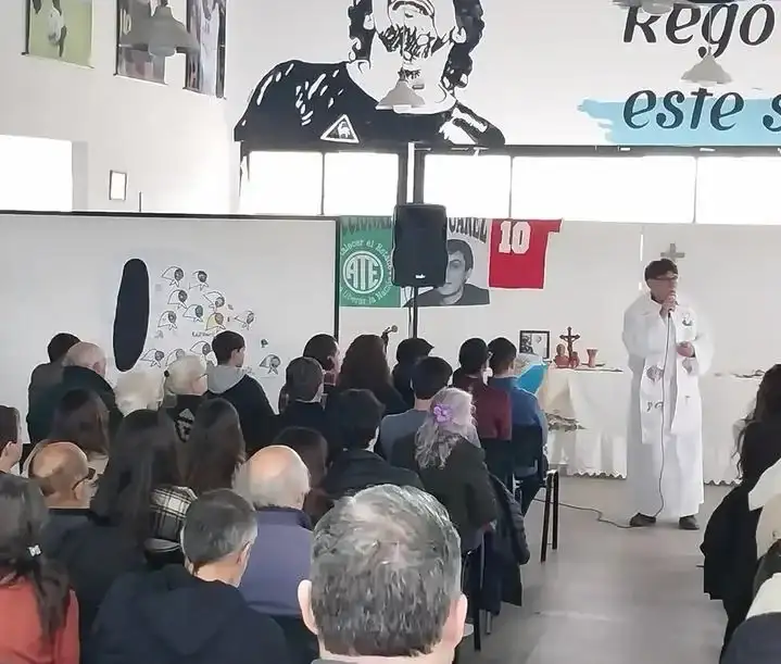 El Padre "Paco" brindó una mira para más de 150 personas en Las Tunitas.