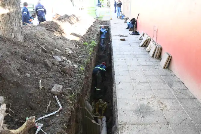 Plan de infraestructura hídrica: Avanzan las obras de recambio de cañerías en la red cloacal local