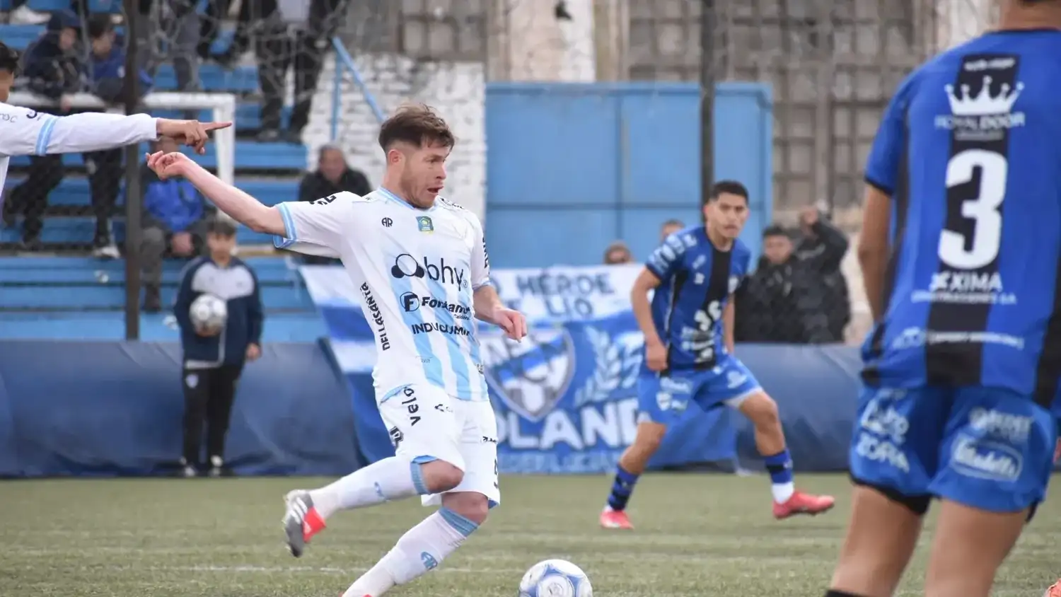Atlético de Rafaela sufrió una dura goleada ante Midland y complicó su pelea por el Reducido - 3