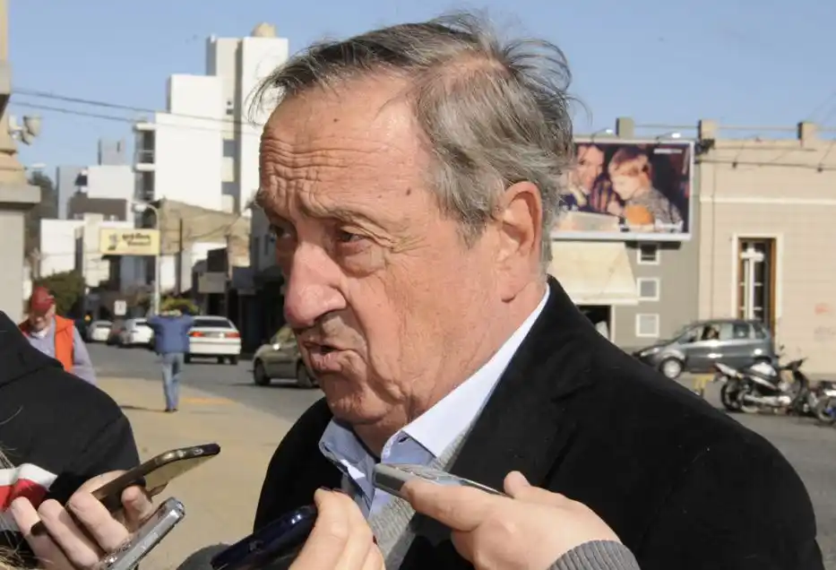 Lunghi dijo que el Municipio no puede afrontar un bono de fin de año