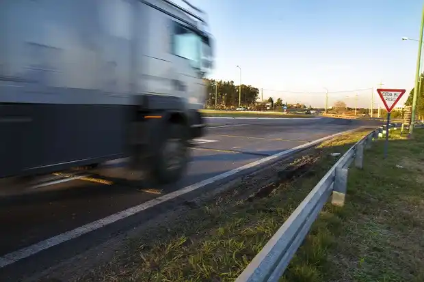 La rotonda “está bien hecha, pero al lugar le falta la señalización”