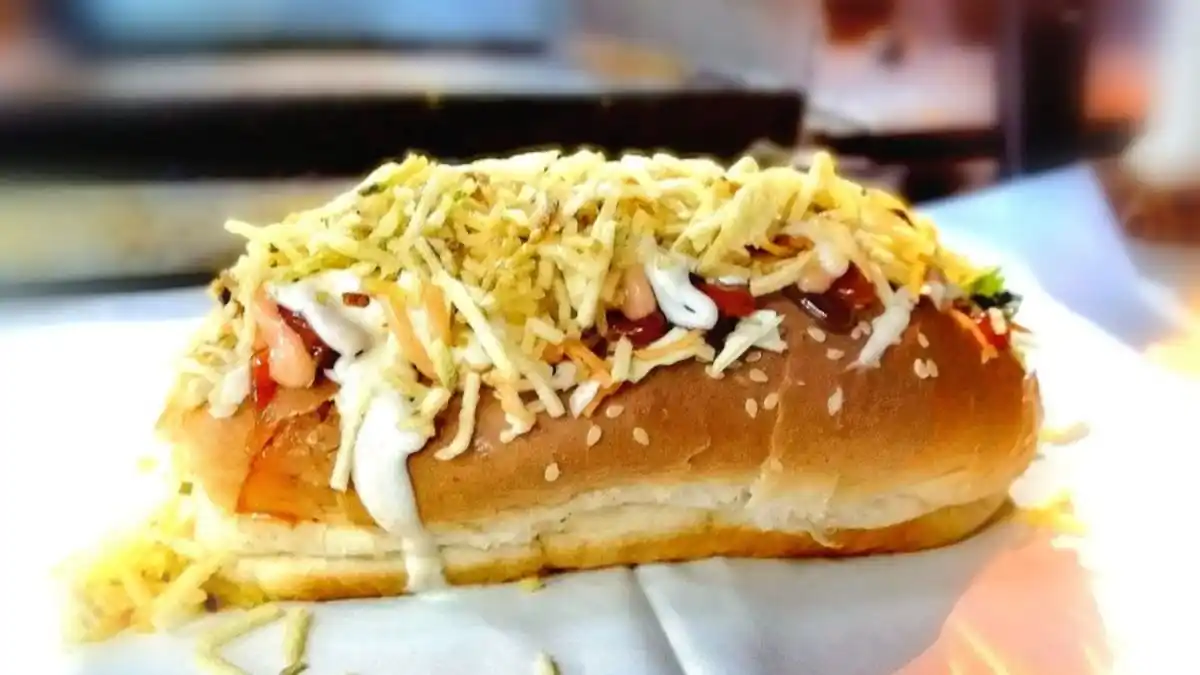 Perro caliente venezolano gana fanáticos en Chile