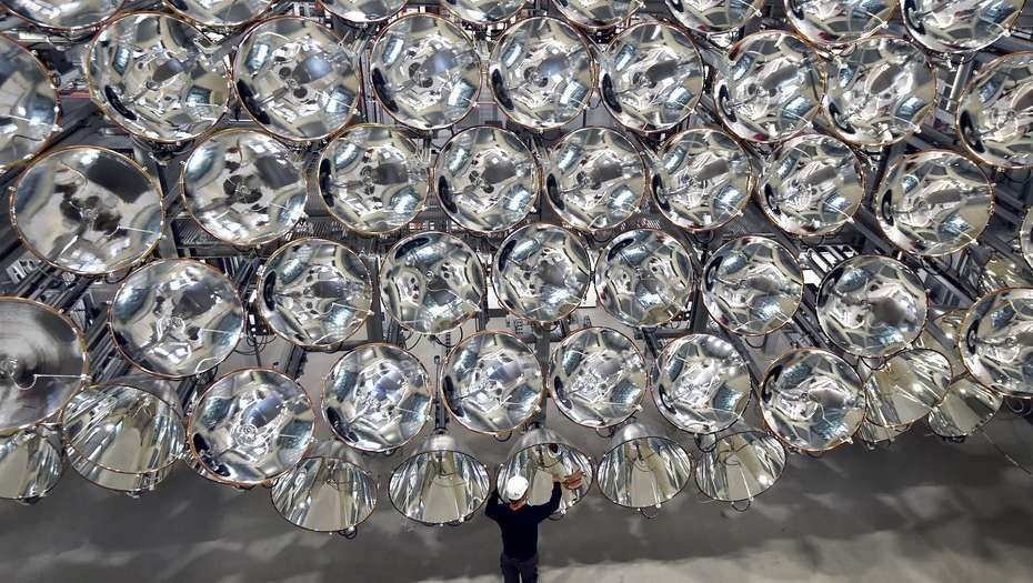 Con luces de xenon, dan vida al "sol artificial" más grande del mundo