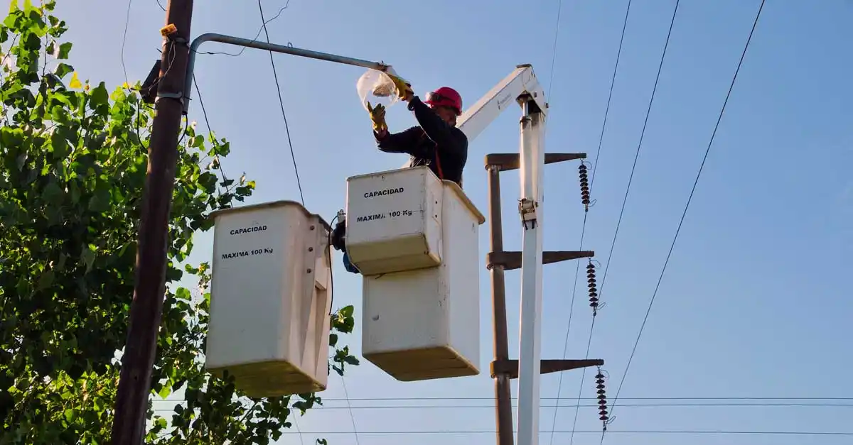 Vecinos de La Florida reclaman luminarias: "Asusta ver tanta oscuridad"