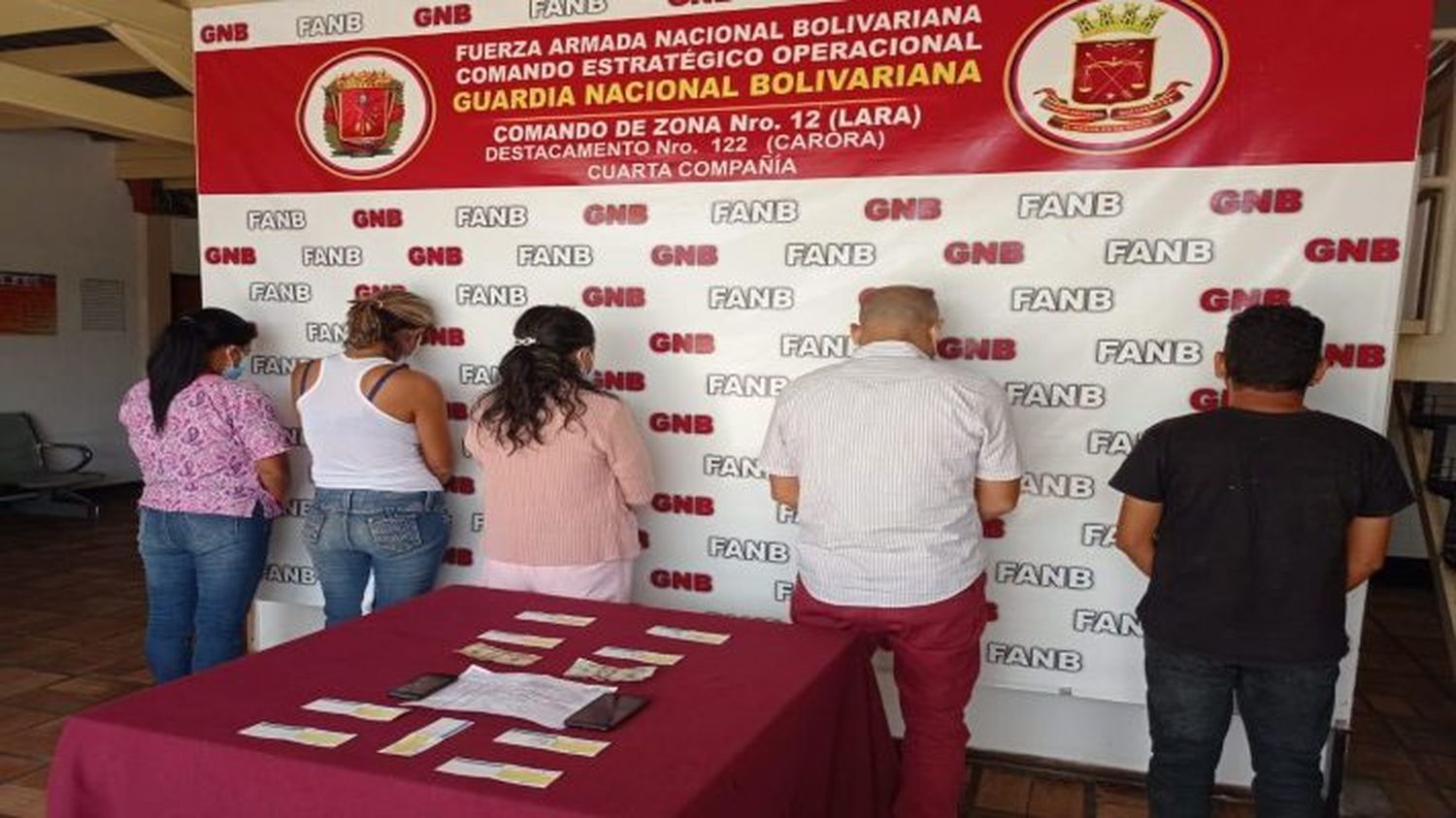 EN DÓLARES: detenidos cinco trabajadores de un hospital en Lara por vender cupos para vacunación