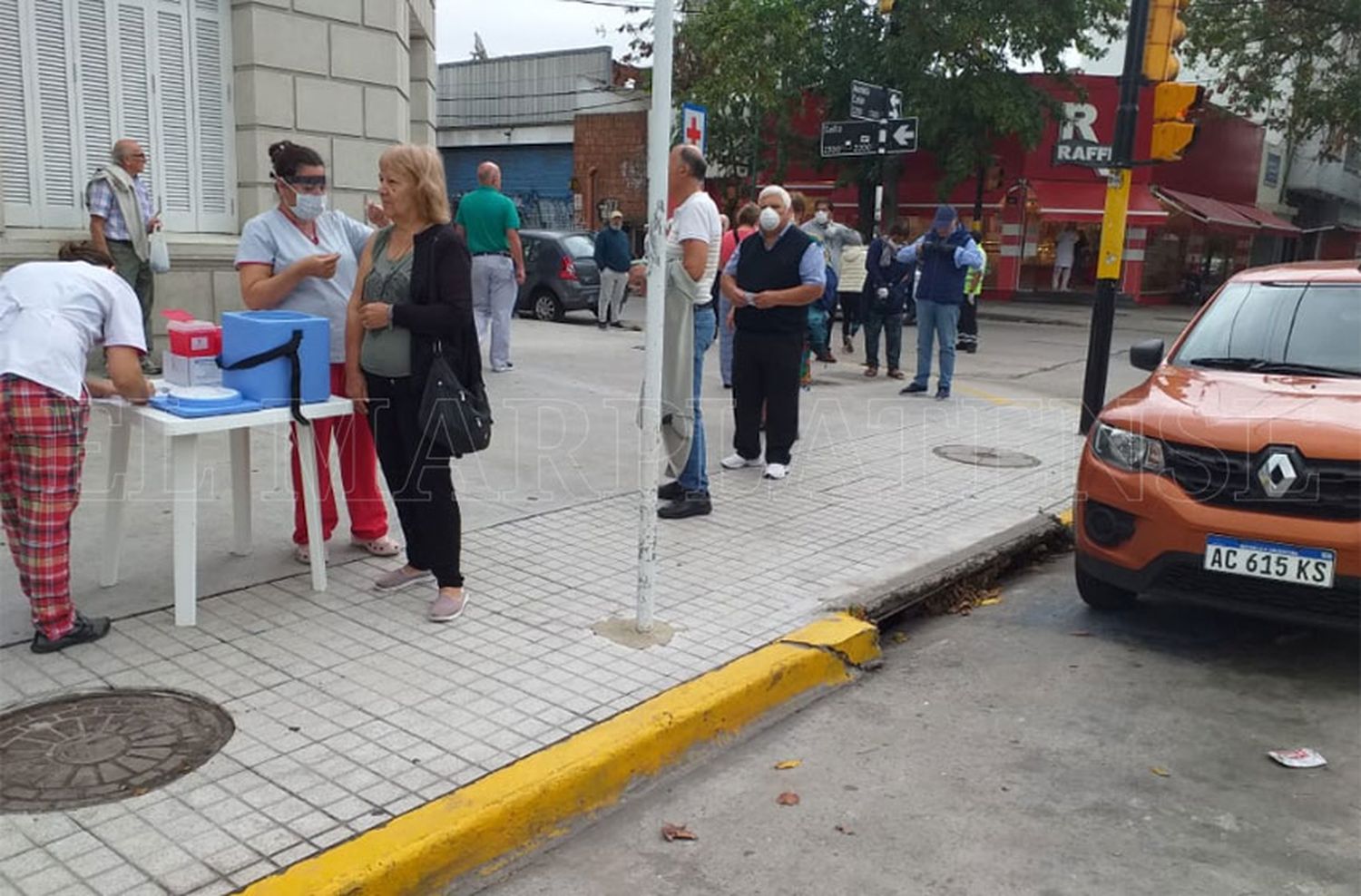 Nueva jornada multitudinaria de vacunación en el Centro de Salud N°1