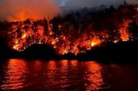 Incendios en Nahuel Huapi: hace casi un mes que existe el fuego en el área