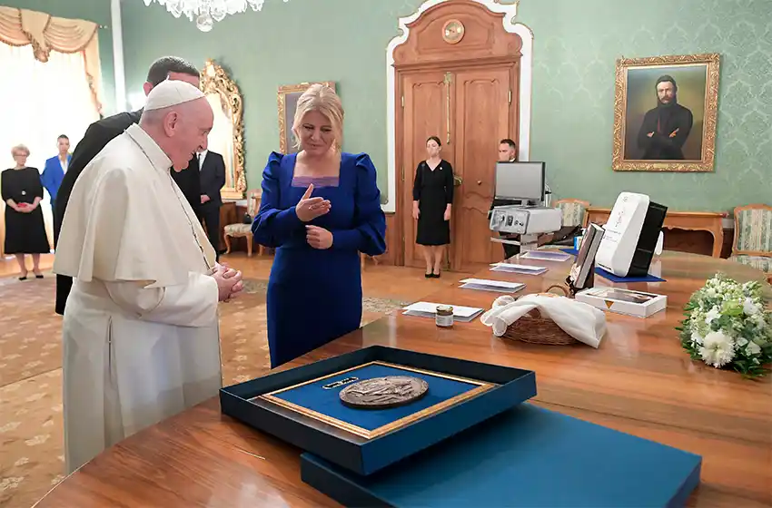 Desde Eslovaquia, Francisco pidió que los países europeos no se aíslen en la pospandemia