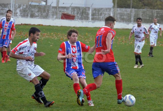 Sarmiento se despega y Defensores logró el ascenso