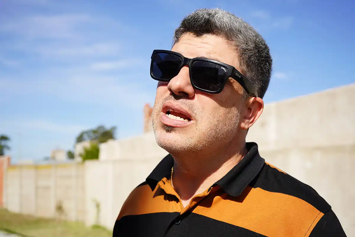 Funcionario. Lisandro Dones