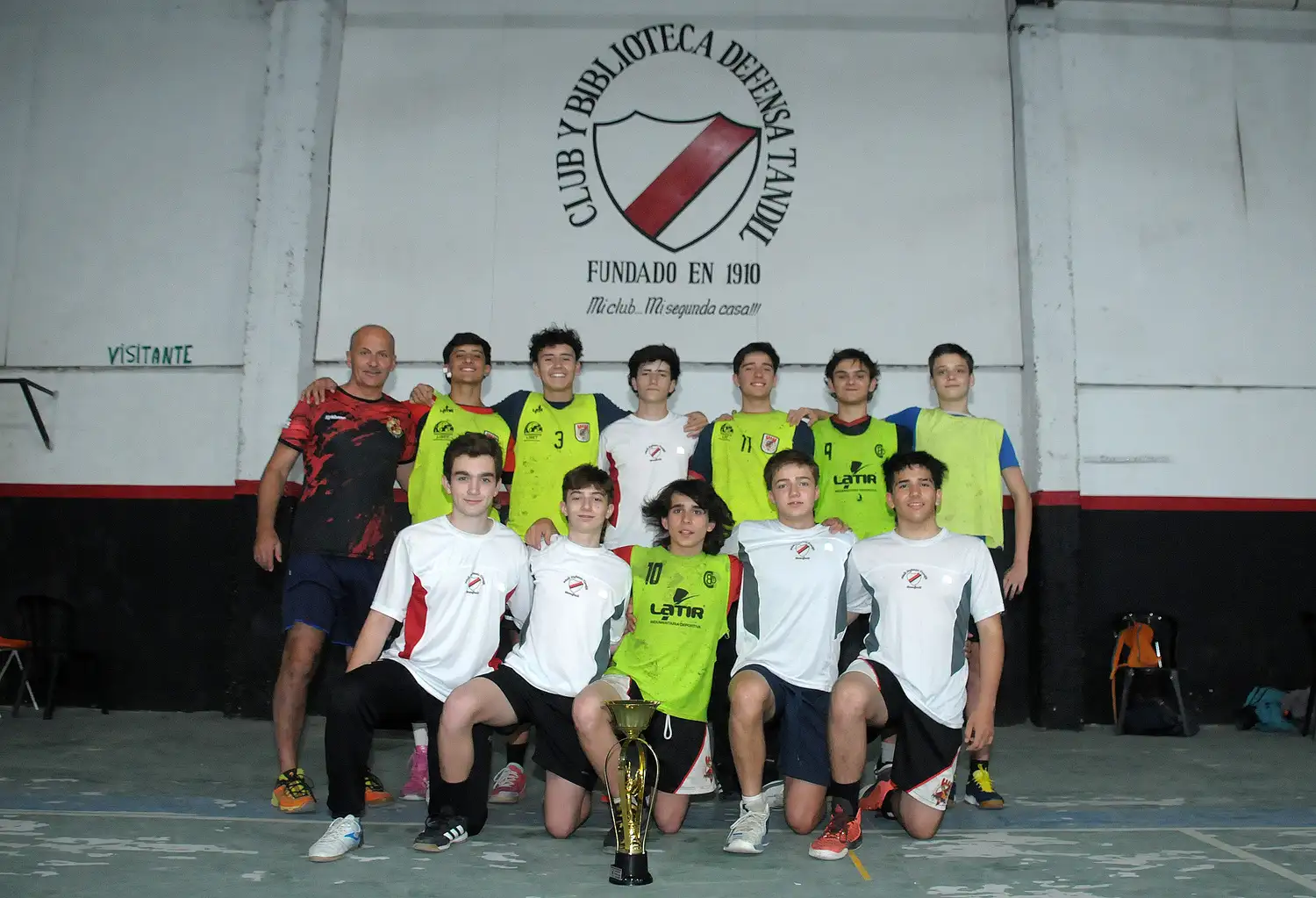 Parte del plantel subcampeón. Faltan Enzo Bernardo, Franco Calegari, Felipe Blanco (Necochea) y Emiliano Wampl (Mar del Plata).