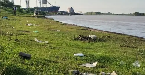 La publicación de la suciedad de la costa del río Baradero disparó la opinión de los lectores.