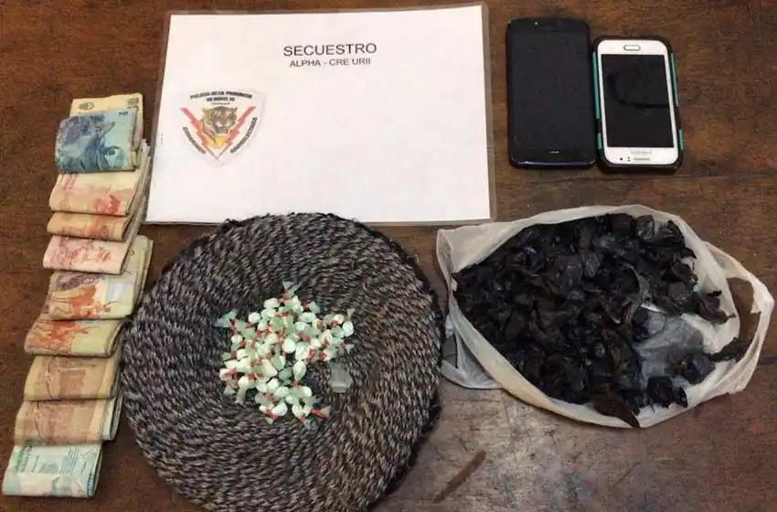 Fuga, persecución y detención: arrestaron a dos personas con 116 envoltorios de cocaína