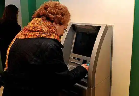 Jubilados y pensionados bonaerenses cobrarán a partir del miércoles 30