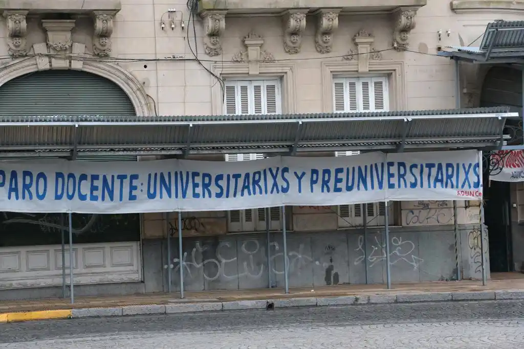 Docentes universitarios y un nuevo paro de 48 horas en protesta del congelamiento salarial